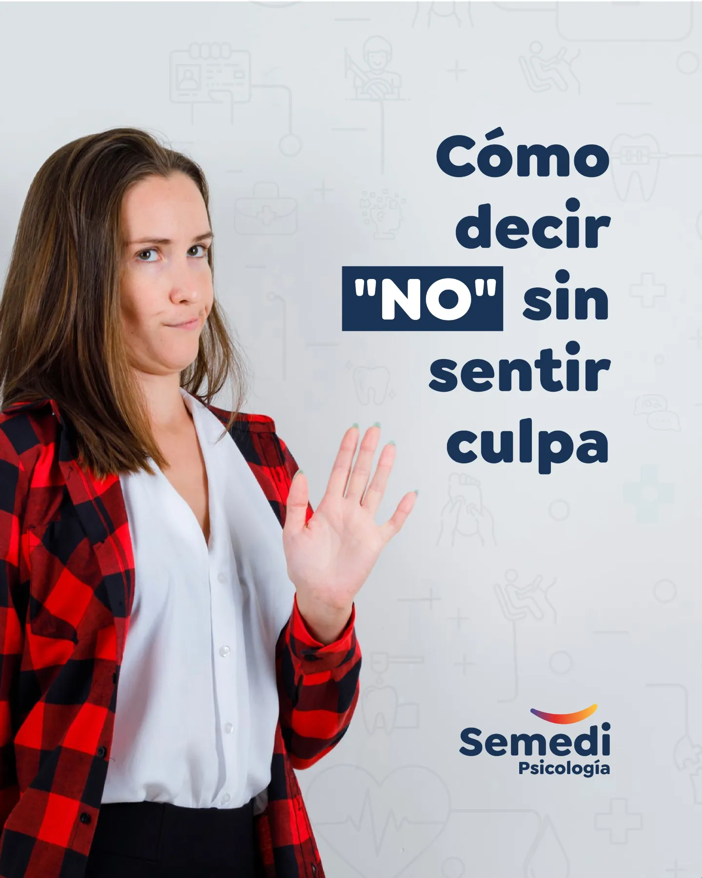 Consulta de psicólogo en Málaga sobre asertividad: mujer marca un límite con la palma en alto